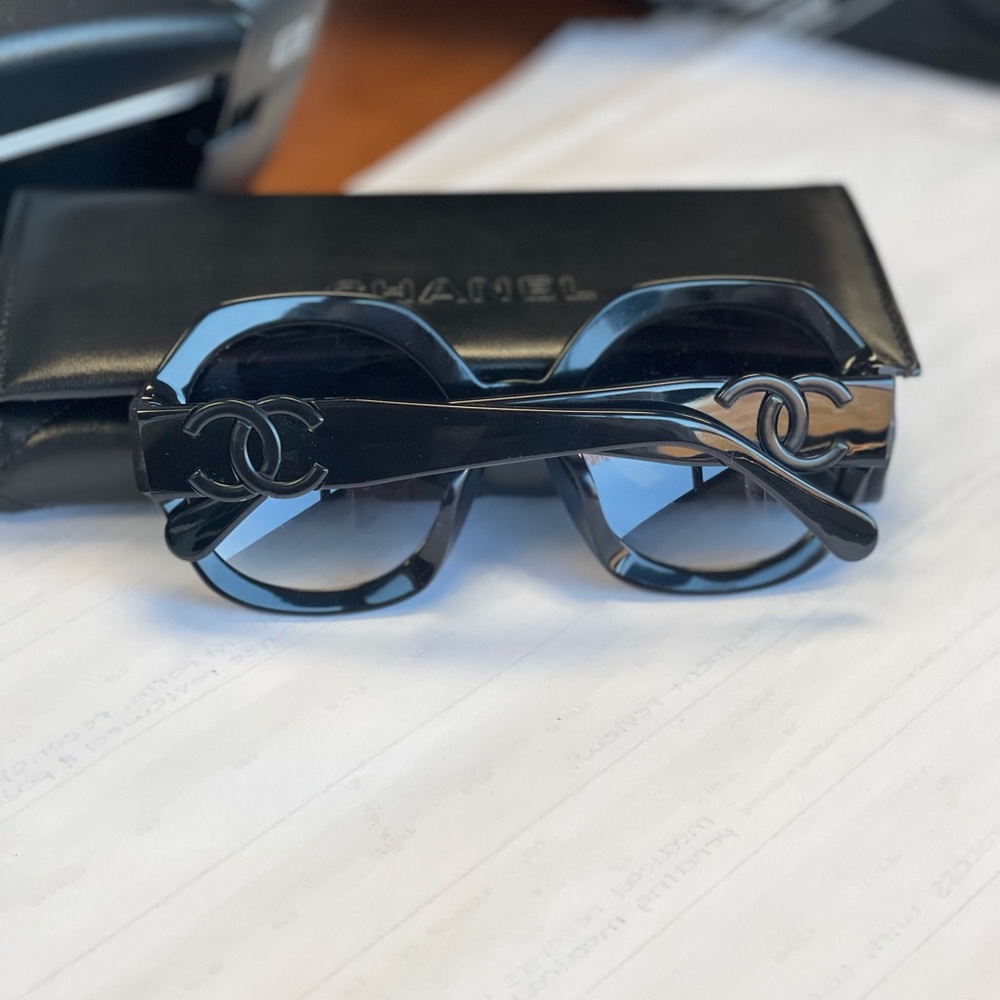 Chanel Jackie O sun glasses